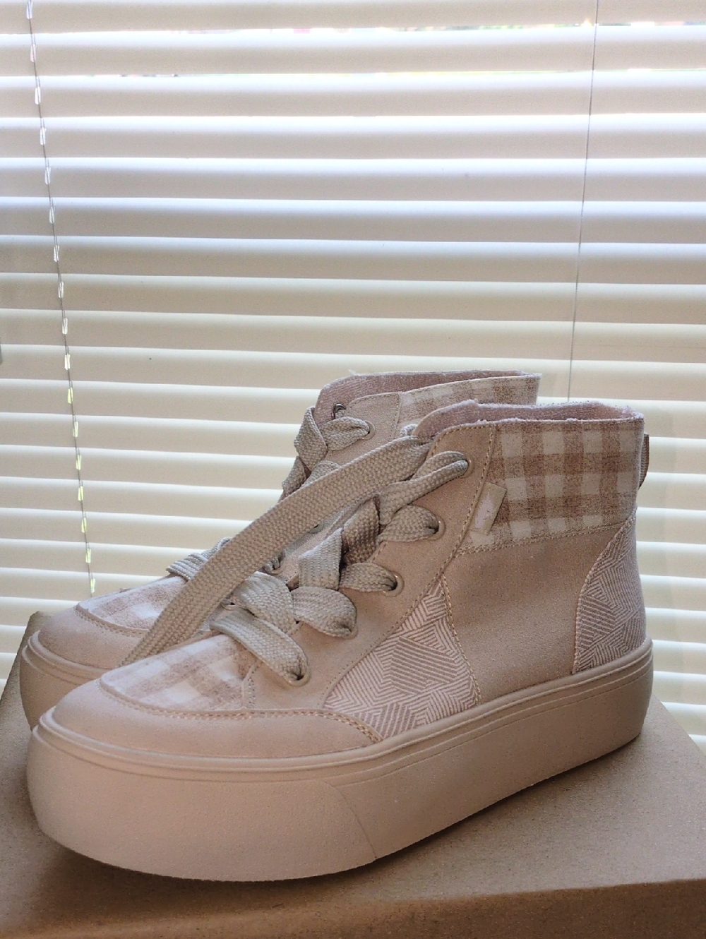 ROCKET DOG Flair Neutral Patchwork Platform Beige High-Top Sneakers - NWOT